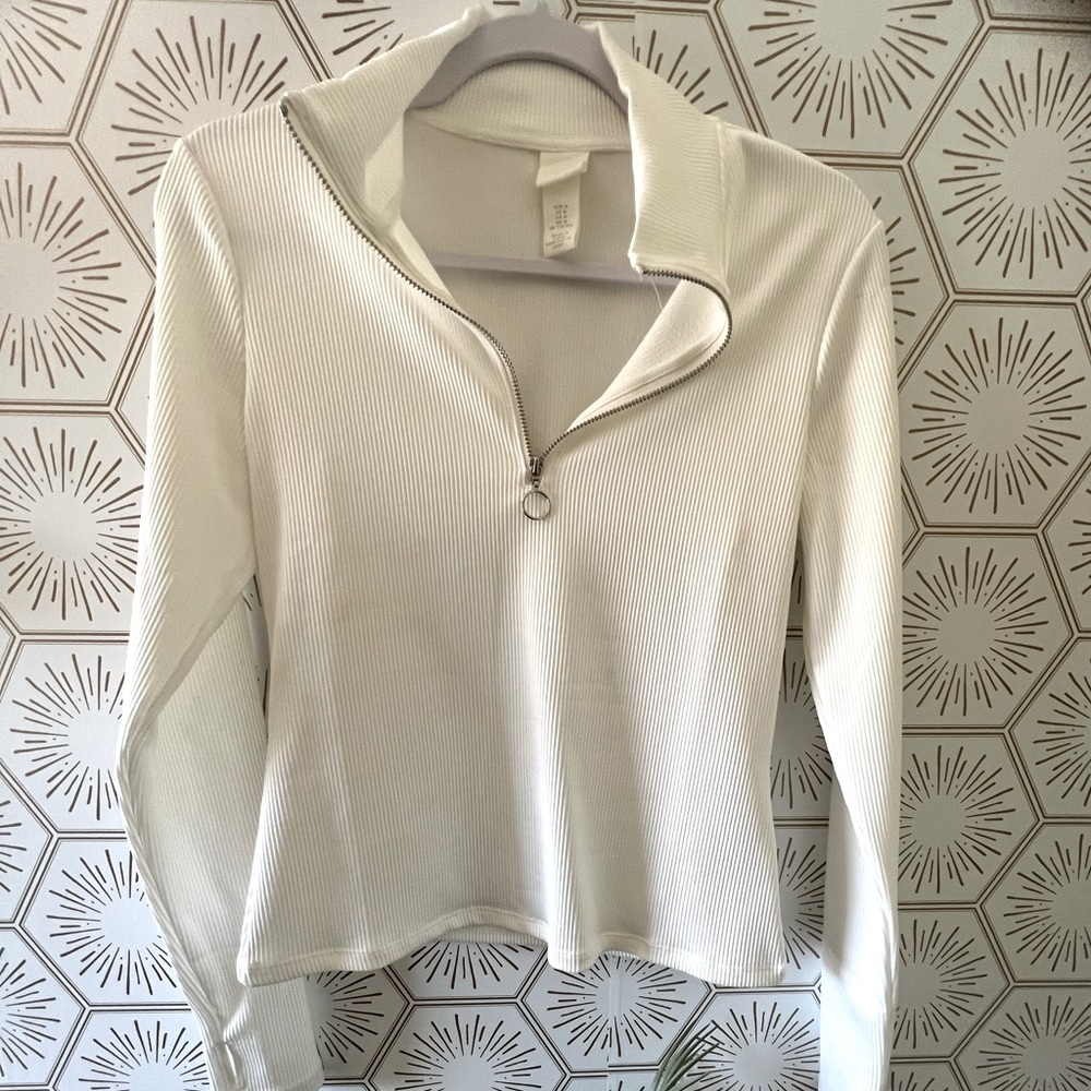 White long sleeve quarter zip top